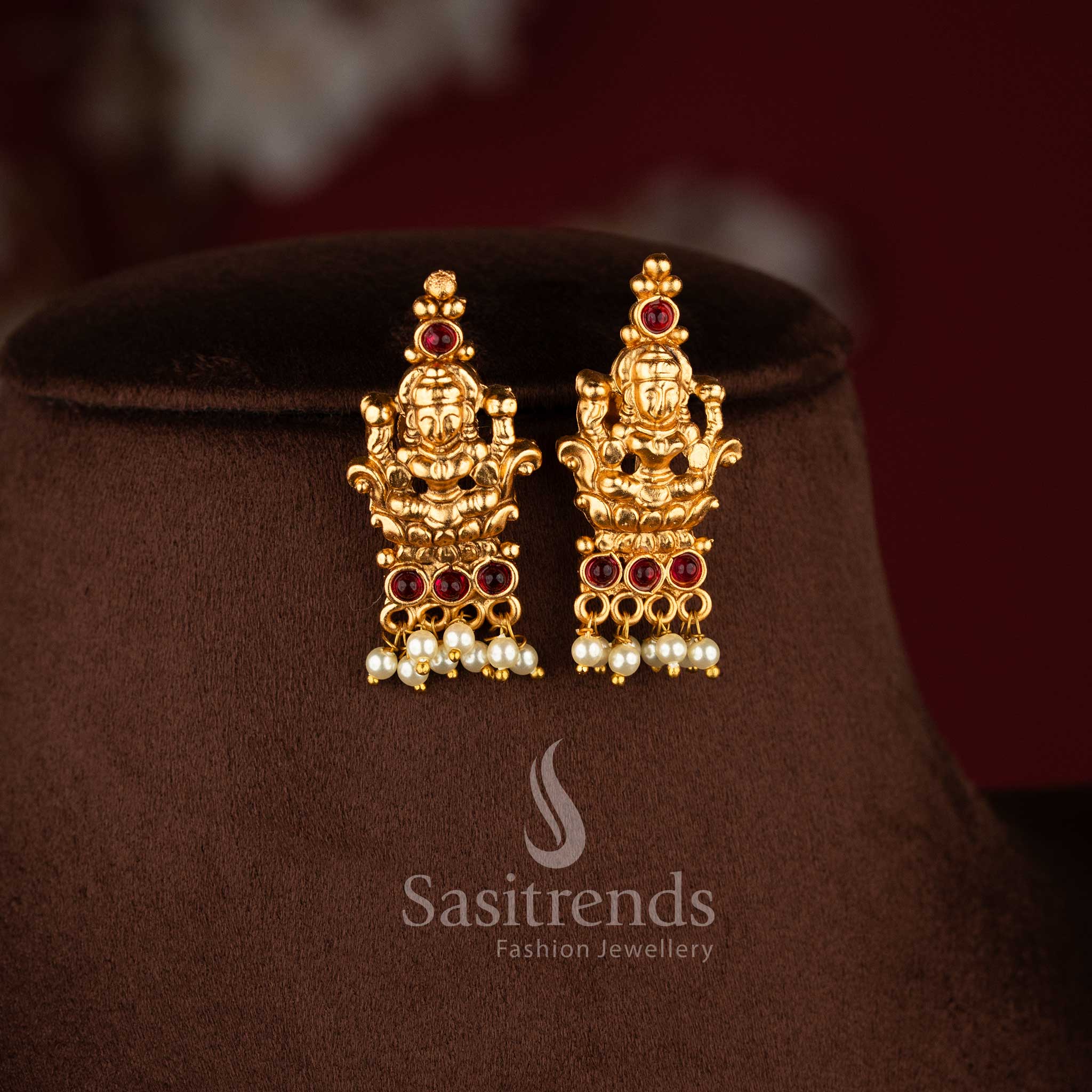 Traditional Temple Matte Gold Plated Lakshmi Pendant Choker Necklace Jewellery Set with Kemp AD Stones | Sasitrends - Image 4