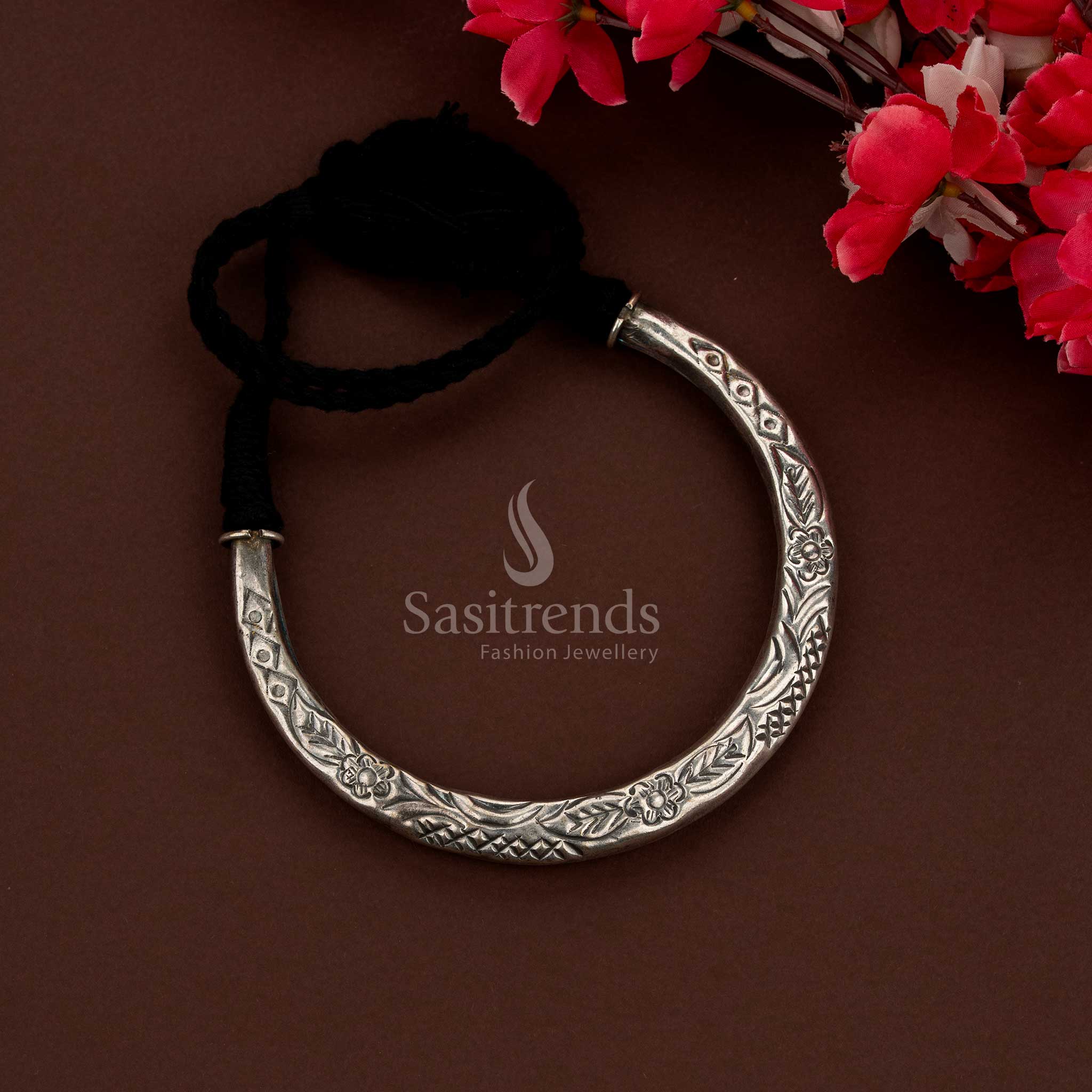 Elegant Antique Oxidised Floral Engraved Husli Necklace for Ethnic Wear