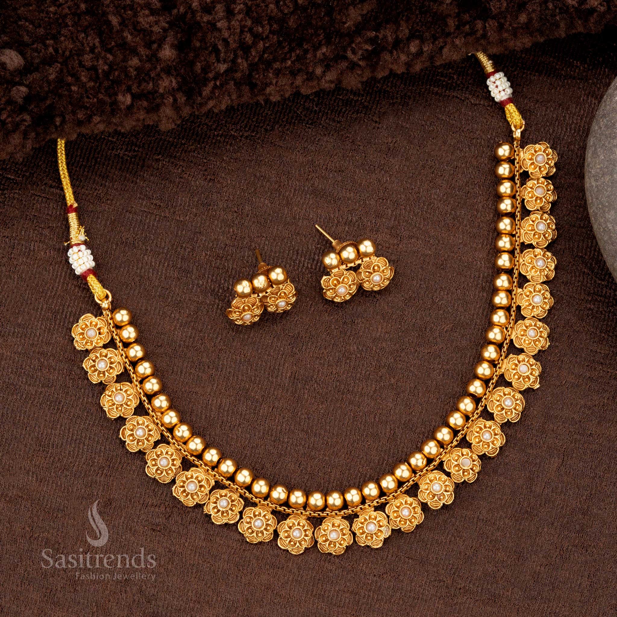 Elegant Classic Temple Matte Gold-Plated Necklace Jewellery Set with Layered Flower Motifs - Sasitrends - Image 4