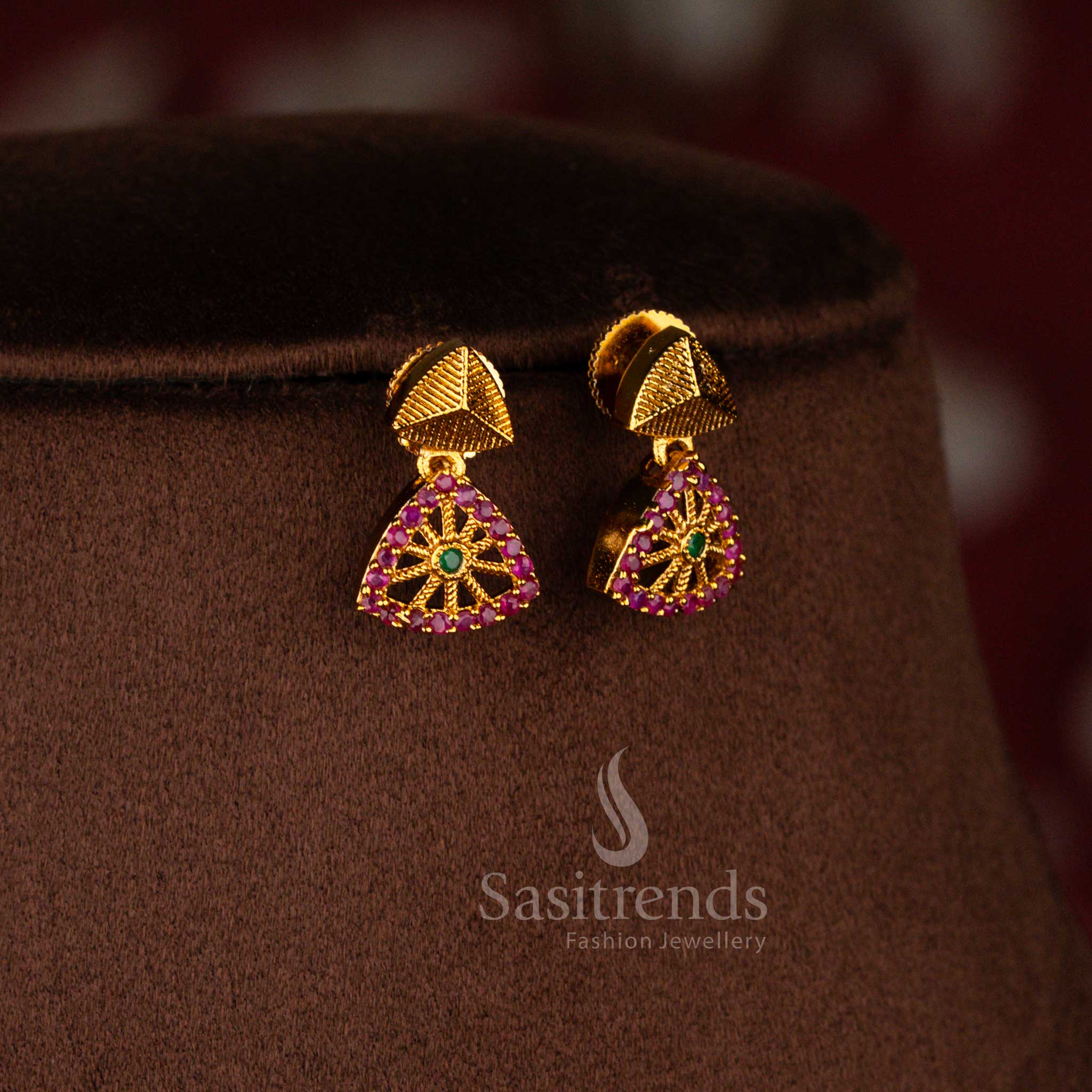Temple Matte Gold Polished Necklace Jewellery Set with AD Stone | Sasitrends - Image 15