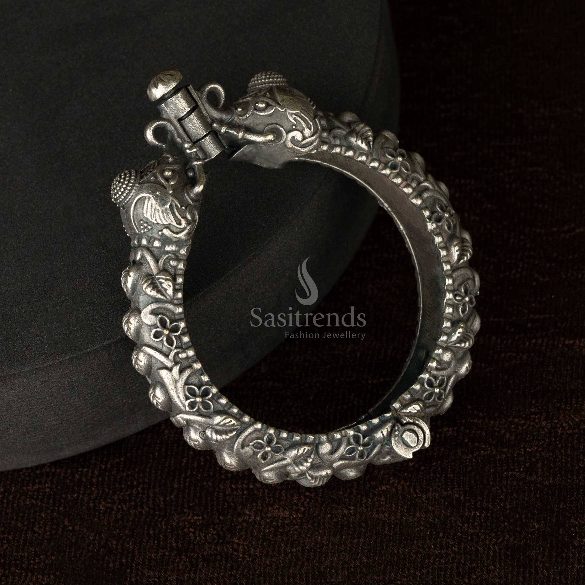 Amazing Collection of Silver Replica Oxidised Bangles  Screw Type Openable Bangles - Sasitrends - Image 3