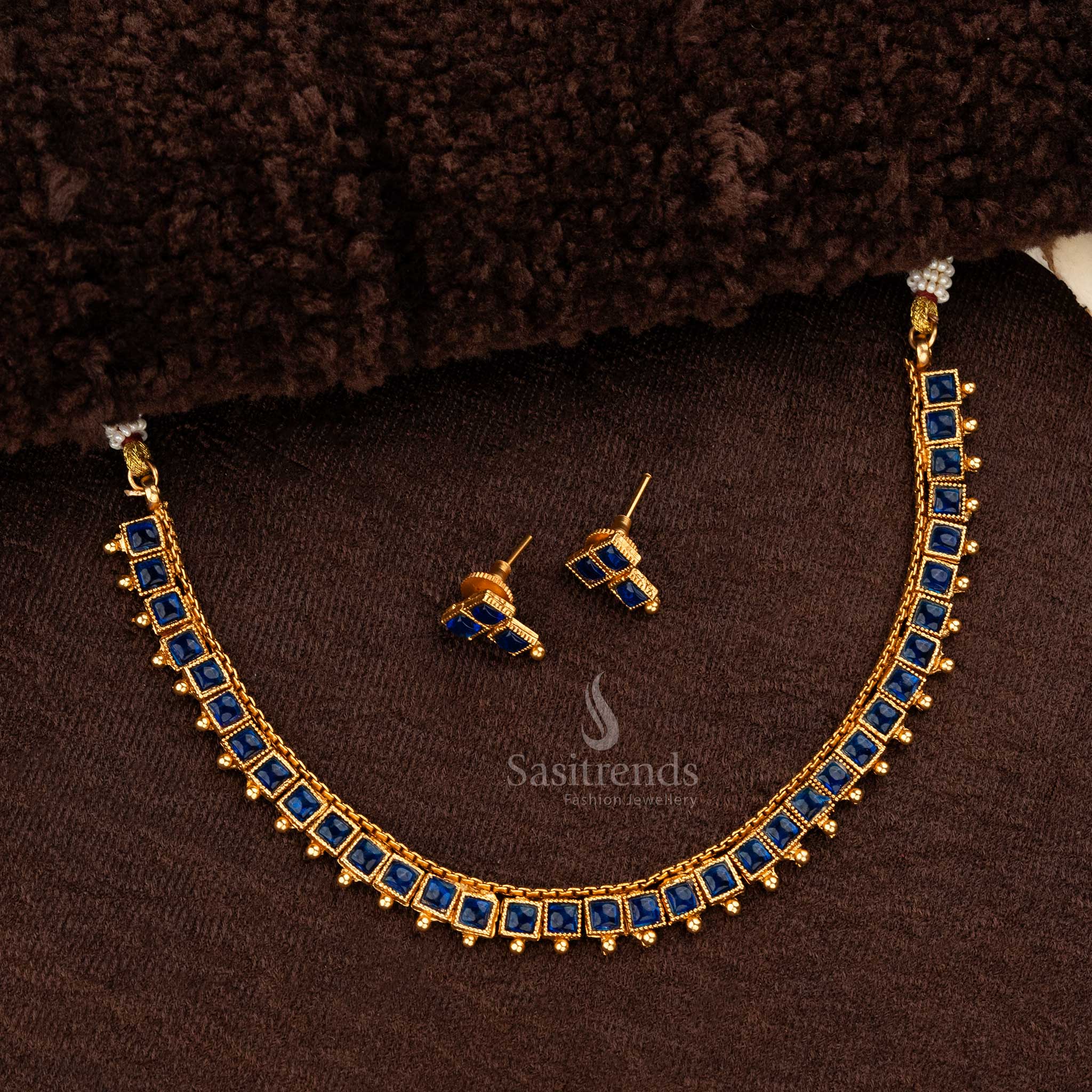 Elegant Classic Temple Matte Gold Plated Necklace Jewellery Set with Square Stones - Sasitrends - Image 5