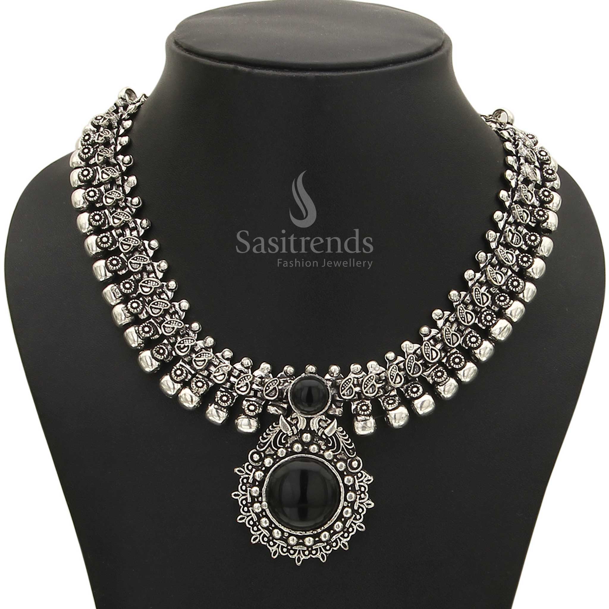 Haarini Oxidised Silver Necklace with Gemstone Pendant - Sasitrends