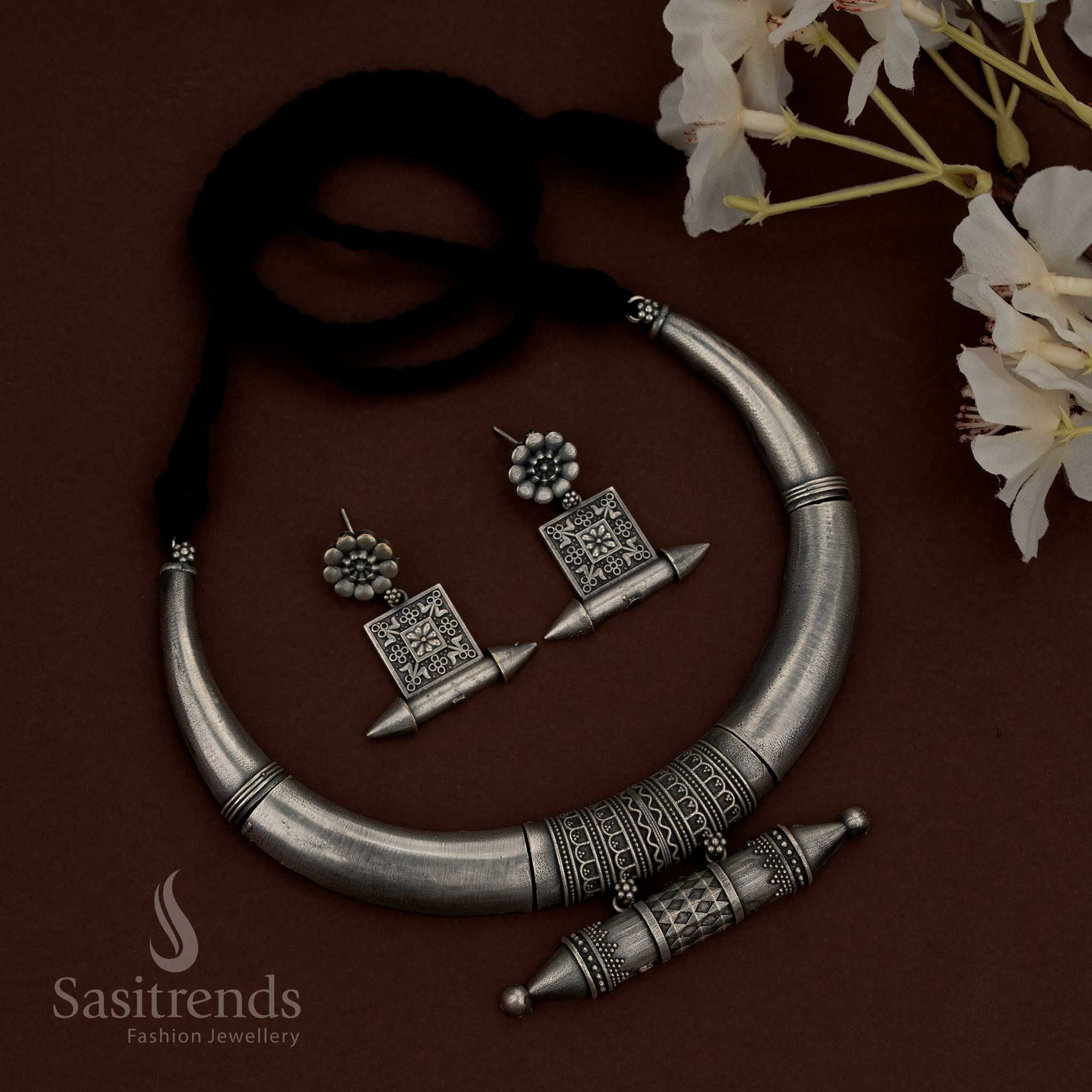 Wonderful Collections of 92.5 Silver Oxidised Plated Floral Tribal Husli Necklace Jewellery Set for Navaratri Circles & Ethnic Expressions - Image 10