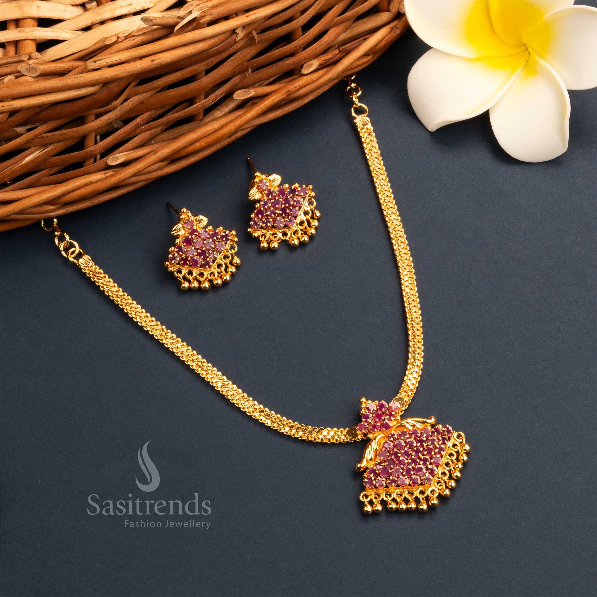 Latest Kerala Style Micro Gold Plated Floral Pendant Necklace Jewellery Set with Guarantee – Traditional Elegance - Image 7