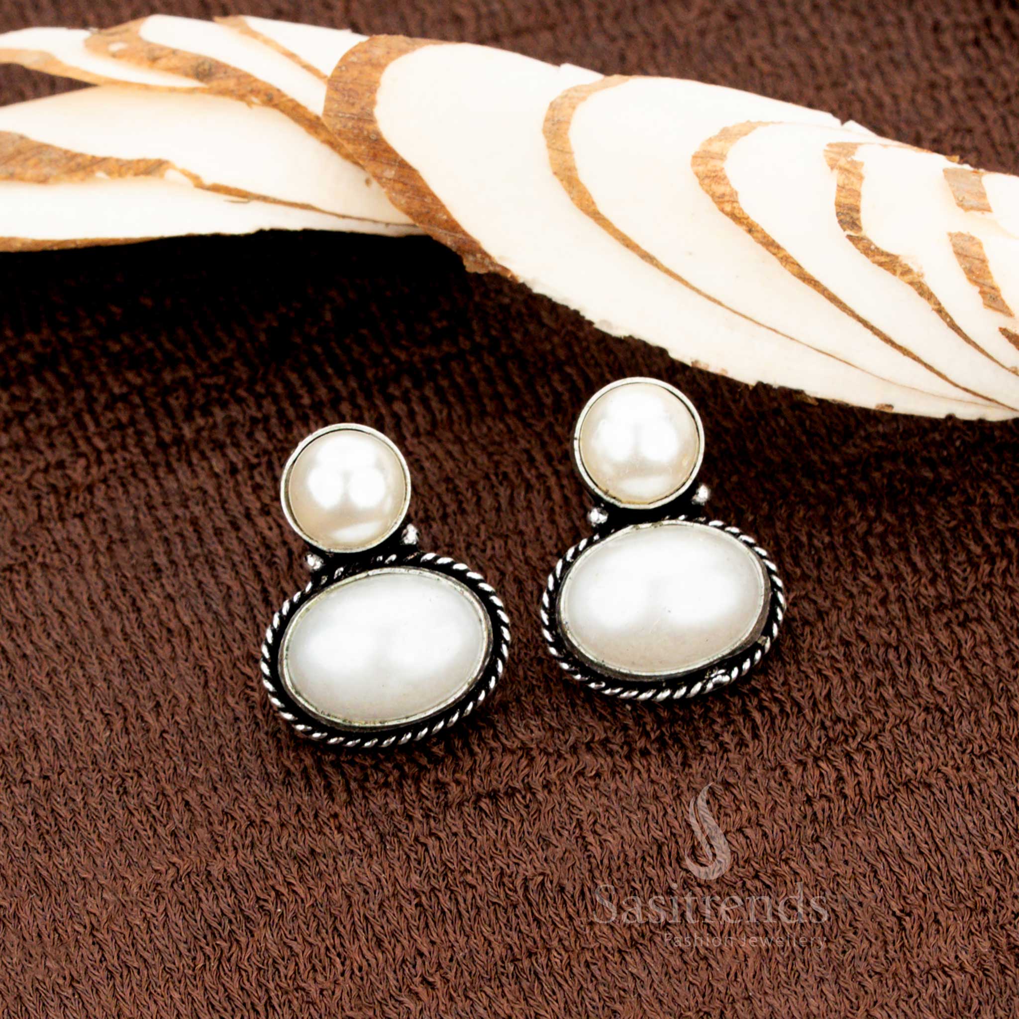Latest Oval Monalisa Stone Stud Earrings in Oxidised German Silver for Women - Festive Collection - Image 5