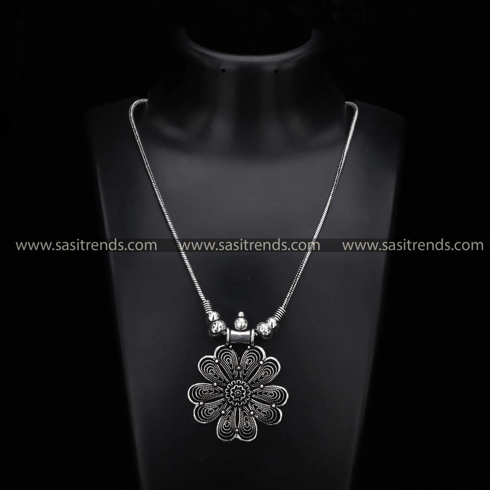 Elegant Oxidised Silver Chain Pendant Necklace Featuring Intricate Floral Mandala Design with Traditional Craftwork – Perfect for Sarees and Ethnic Wear - Sasitrends - Image 3