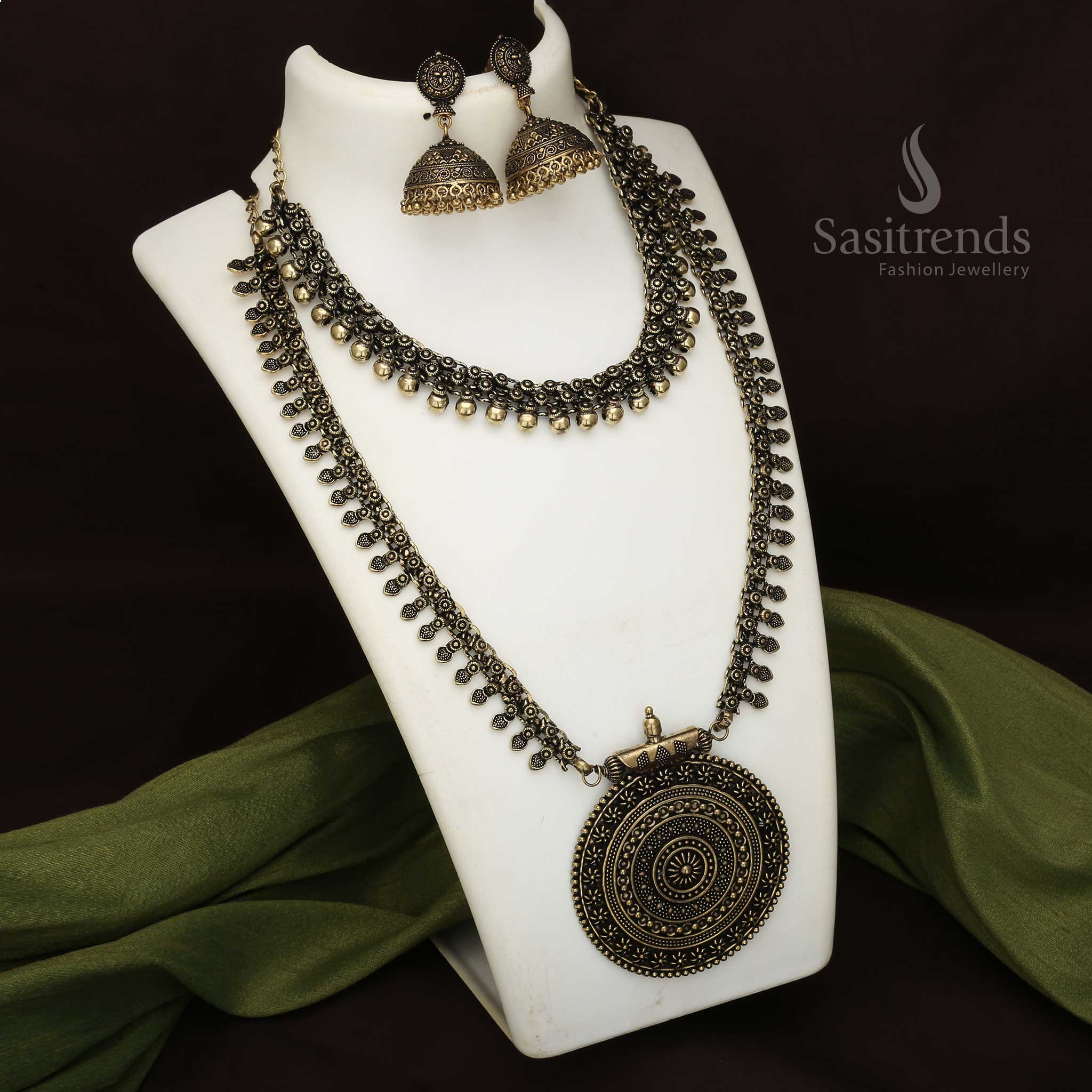 Madhura Ball and Long Haram Niranjana Combo Necklace Jewellery Set in Oxidised Silver and Antique Gold - Image 5