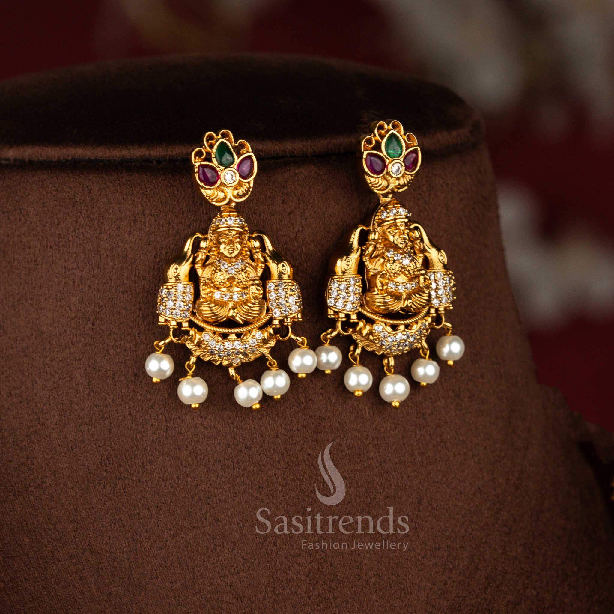 Divine Premium Matte Gold Plated Temple Gajalakshmi Goddess Lakshmi Peacock Nakshi Necklace Jewellery Set for Traditional Events & Cultural Celebrations - Image 5