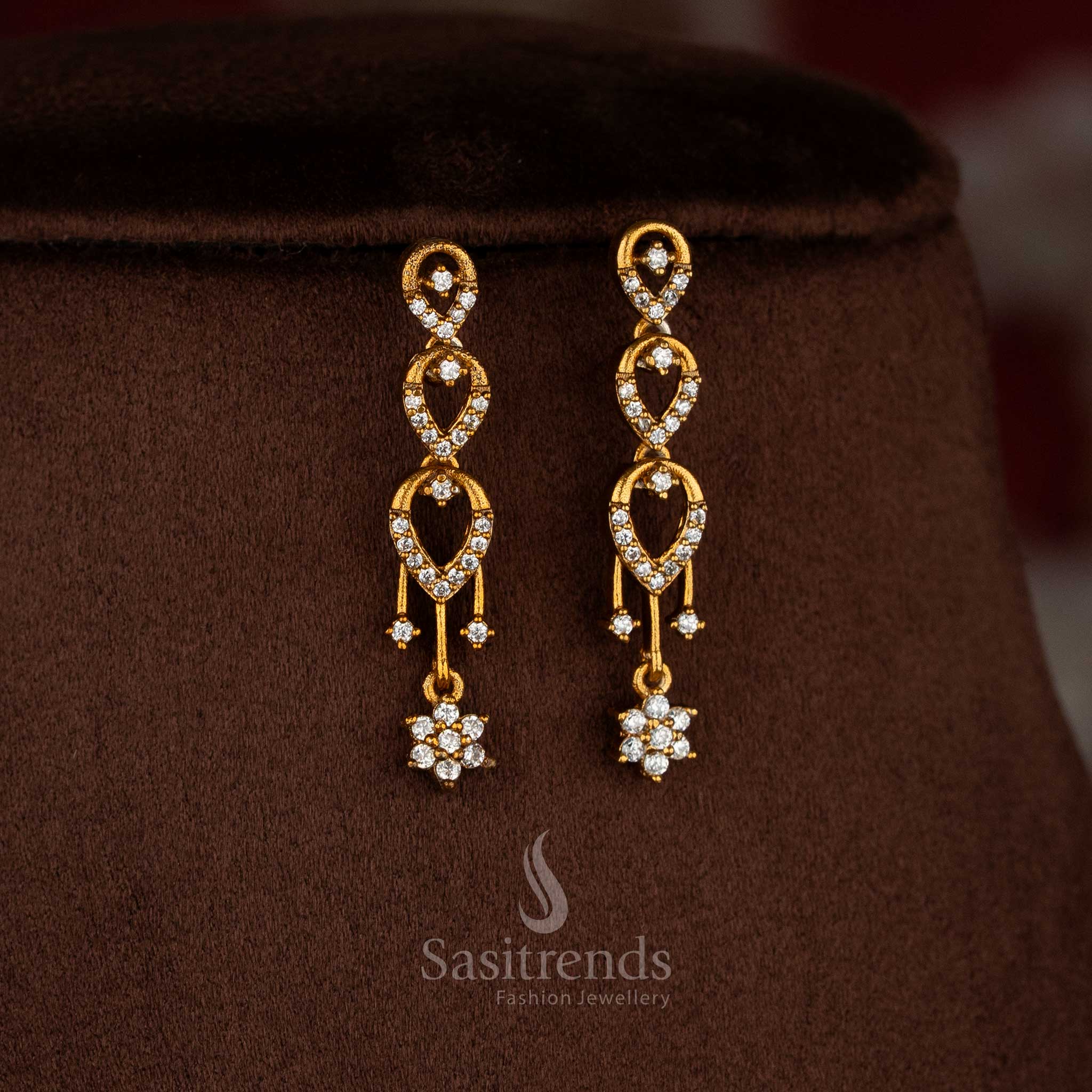 American Diamond Matte Gold Plated Floral Studded Single-Layer Necklace Jewellery Set for Wedding, Saree Wear & Festive Occasions - Image 4