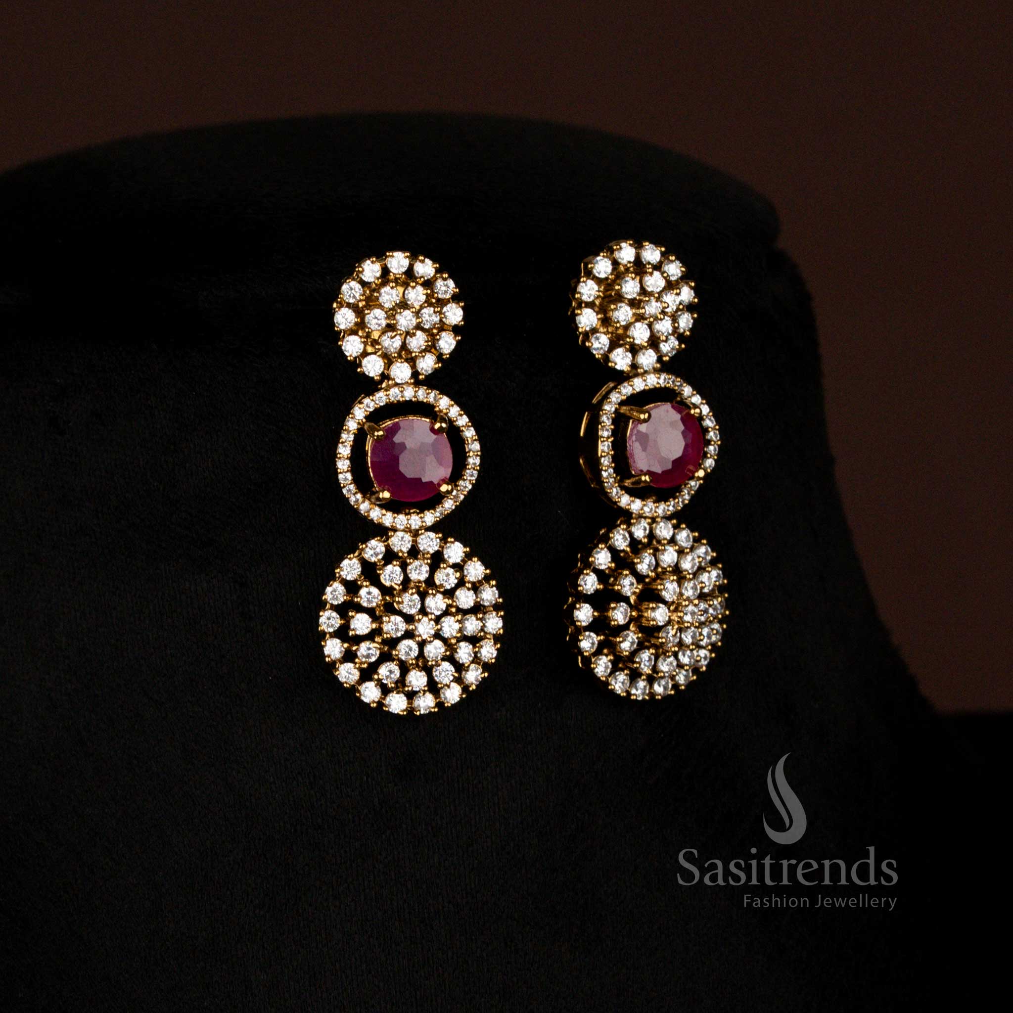 Sparkling American Diamond Circular Floral Victorian Necklace Jewellery Set - Image 9