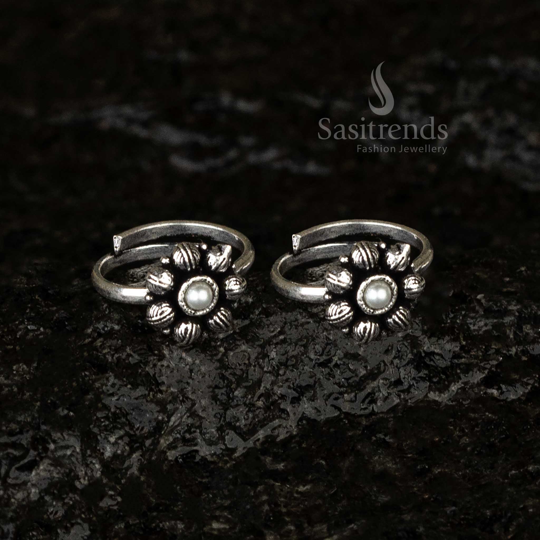 Wondeful Oxidised Adjustable Round Stone Toe Rings with Petal-Inspired Design For Special Events - Sasitrends - Image 3