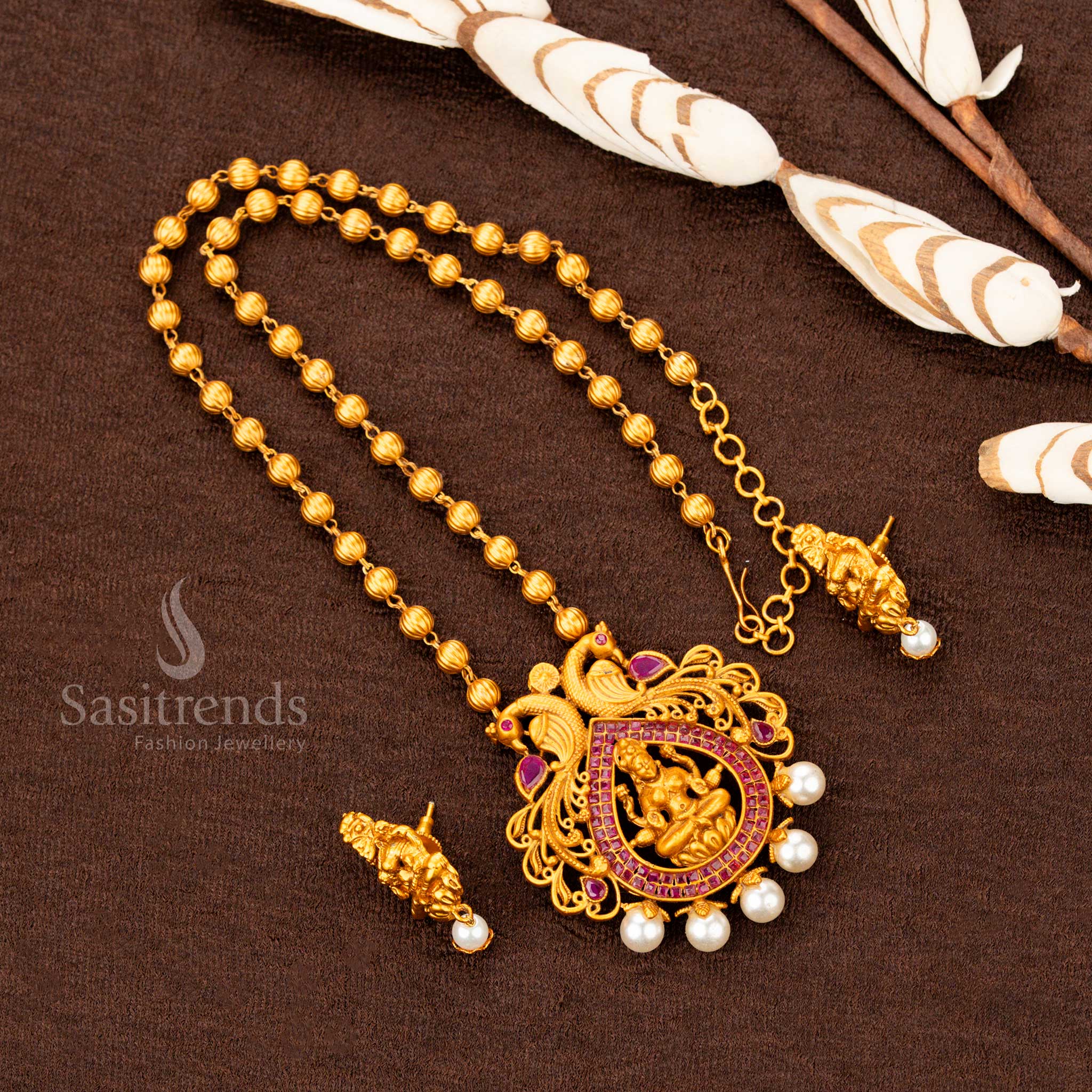 Elegant Temple Matte Gold Plated Ball Chain Lakshmi Pearl Pendant Necklace Jewellery Set