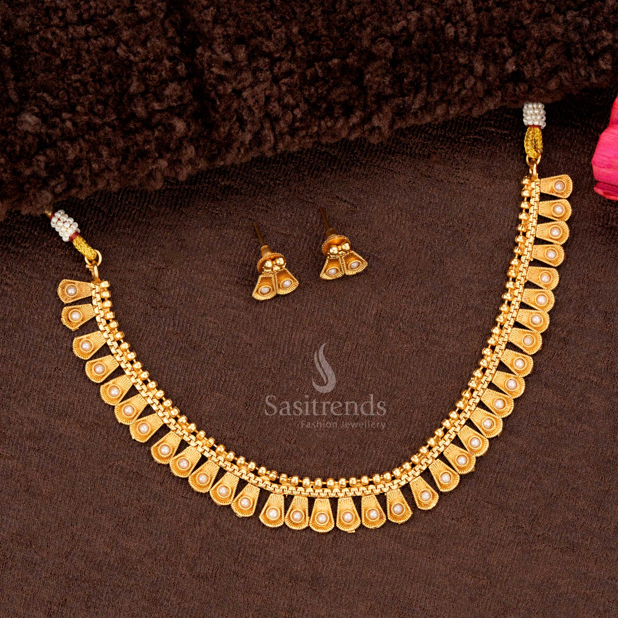Traditional Classic Temple Matte Gold-Plated Necklace Jewellery Set with Tapered Teardrop Motifs - Sasitrends - Image 4