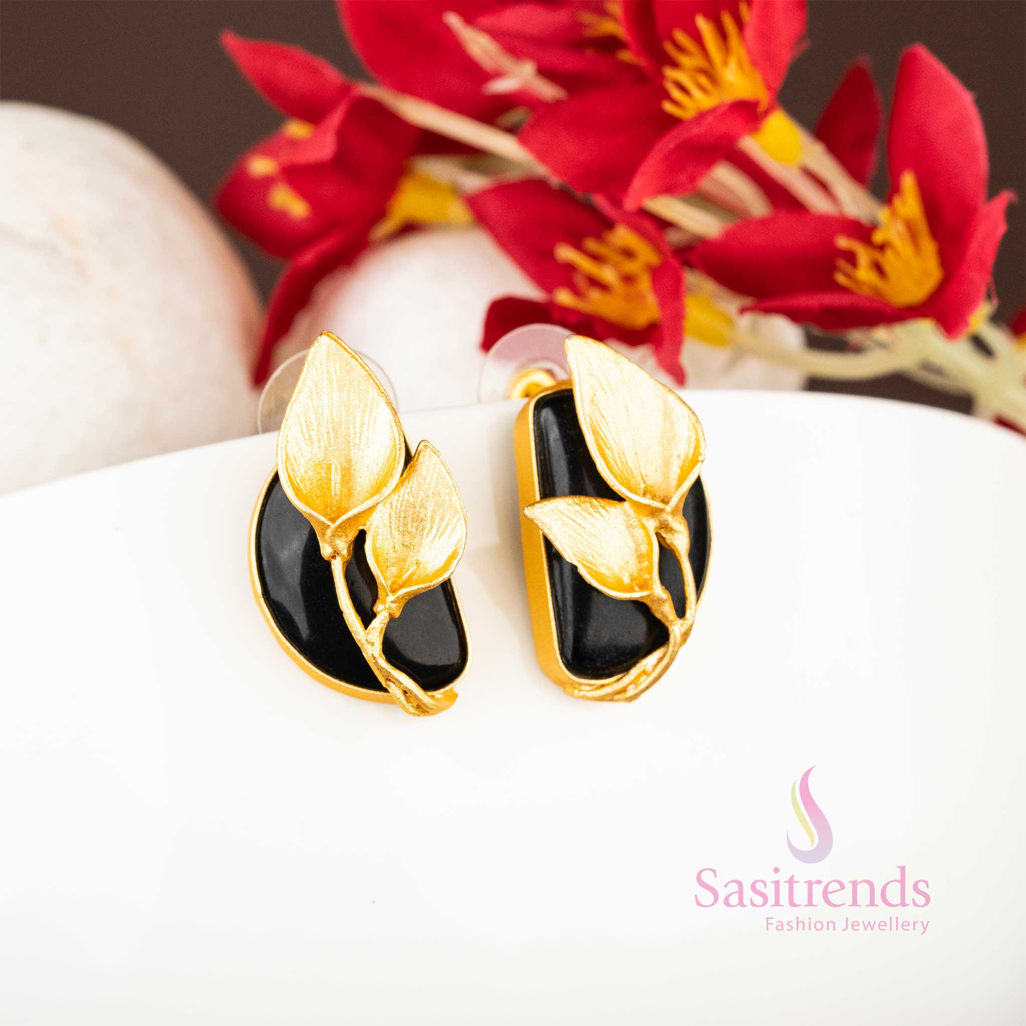stylish Gold Plated Monalisa Stone Leaf Pattern Earrings - Trendy Elegance - Image 3